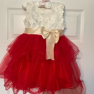 Girls holiday dress. Formal. Christmas size 5-6. Red Tulle Holiday